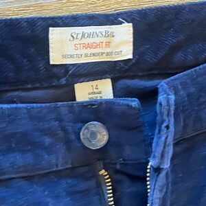 Navy cordoury straight leg jean